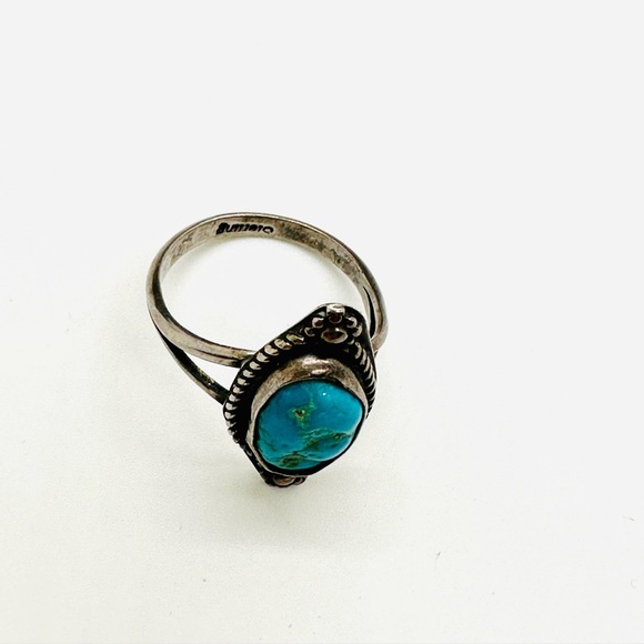 Vintage Sterling Silver Turquoise Ring - Picture 12 of 16